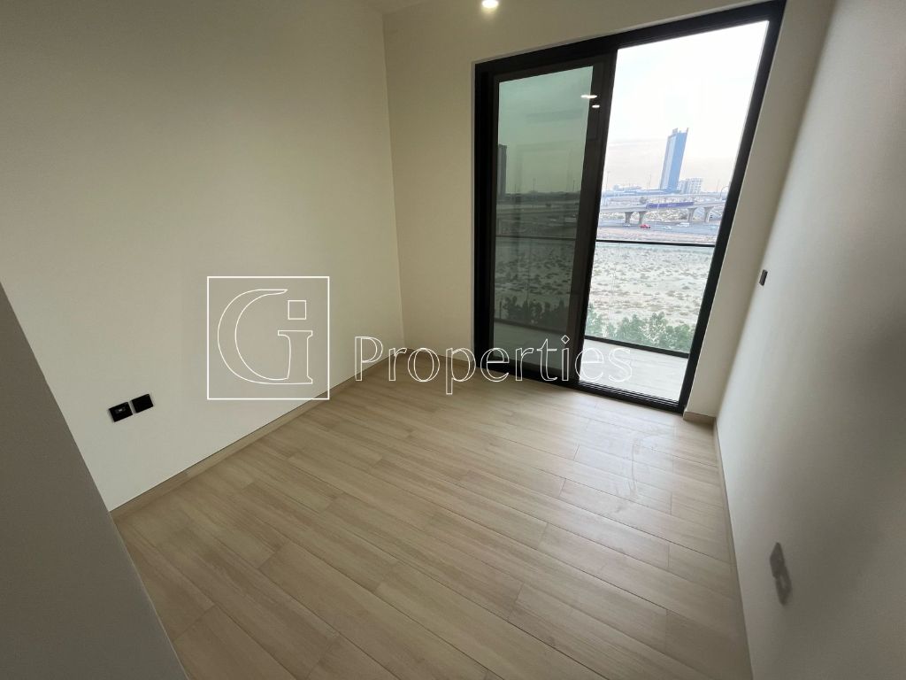 On The Pool | Corner Unit | Large Unit | Brand New - 3