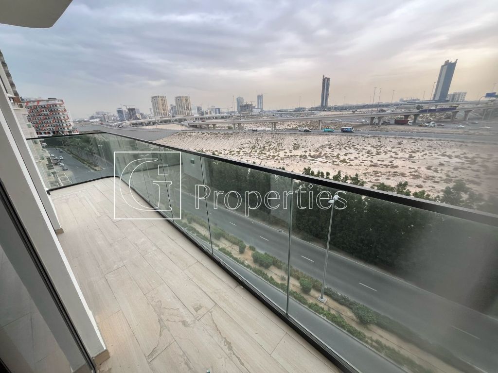 On The Pool | Corner Unit | Large Unit | Brand New - 14