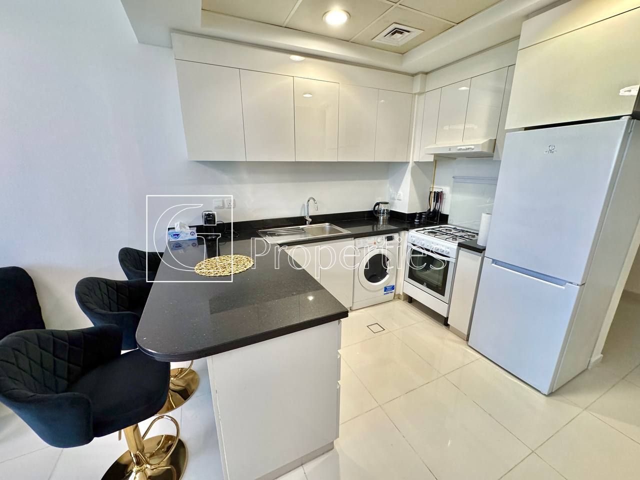 FULLY FURNISHED | HIGH FLOOR | PRIME LOCATION - 8