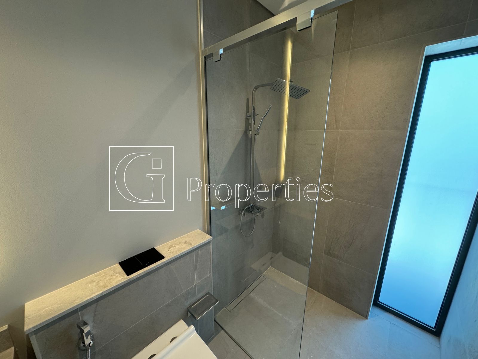 Big Plot | Unfurnished | Spacious Layout | Vacant - 9