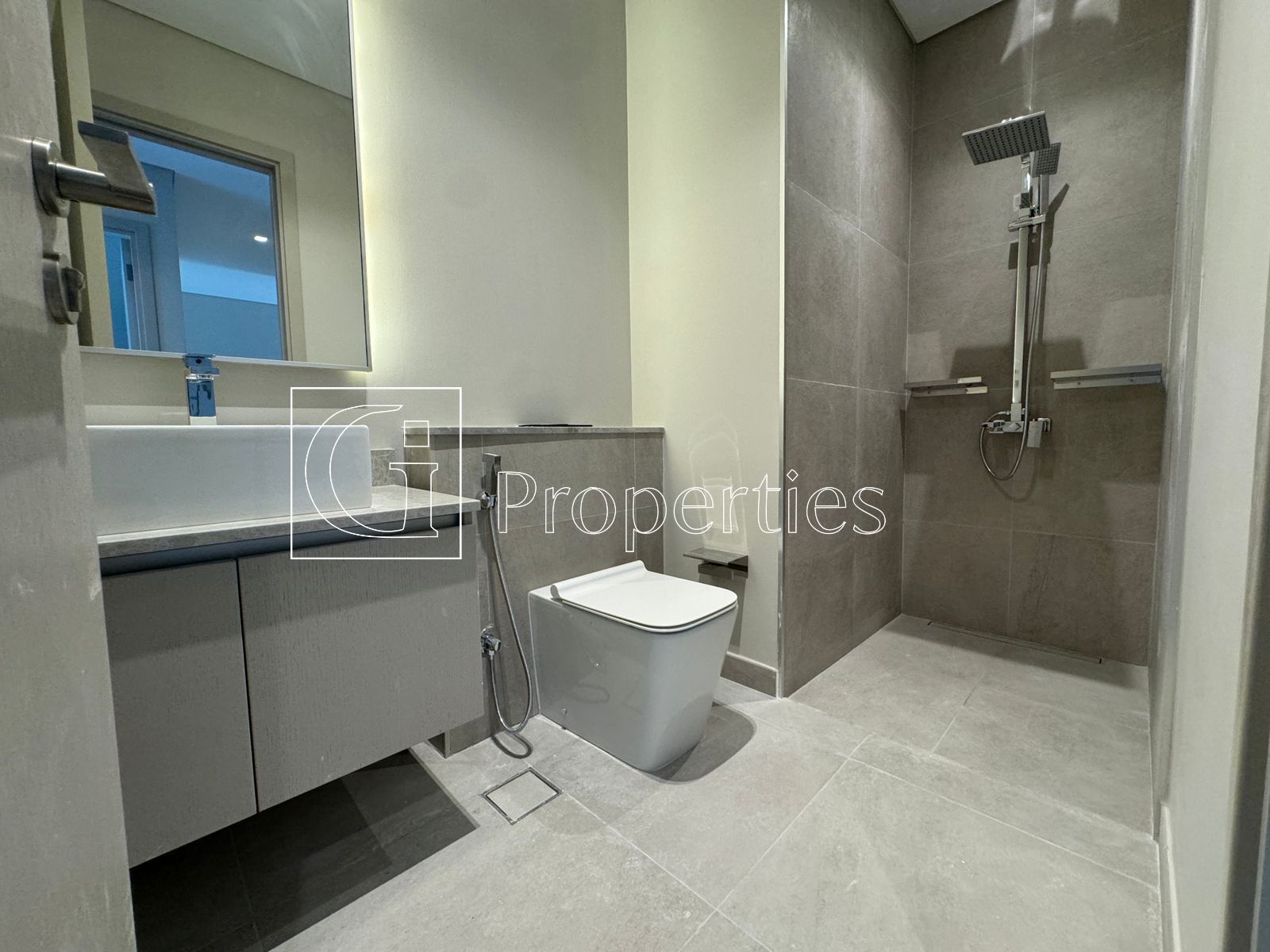 Big Plot | Unfurnished | Spacious Layout | Vacant - 11