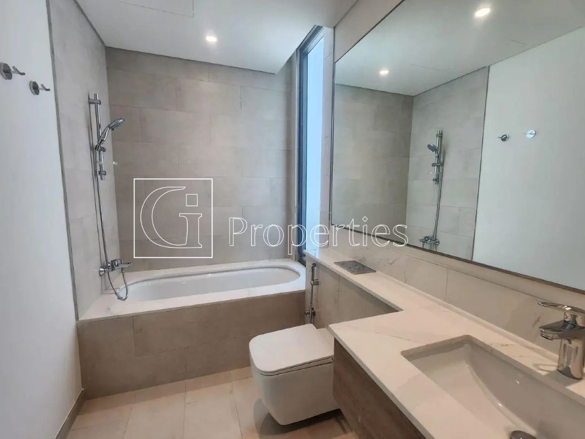 Luxurious Layout | Brand New | Landscaped - 9