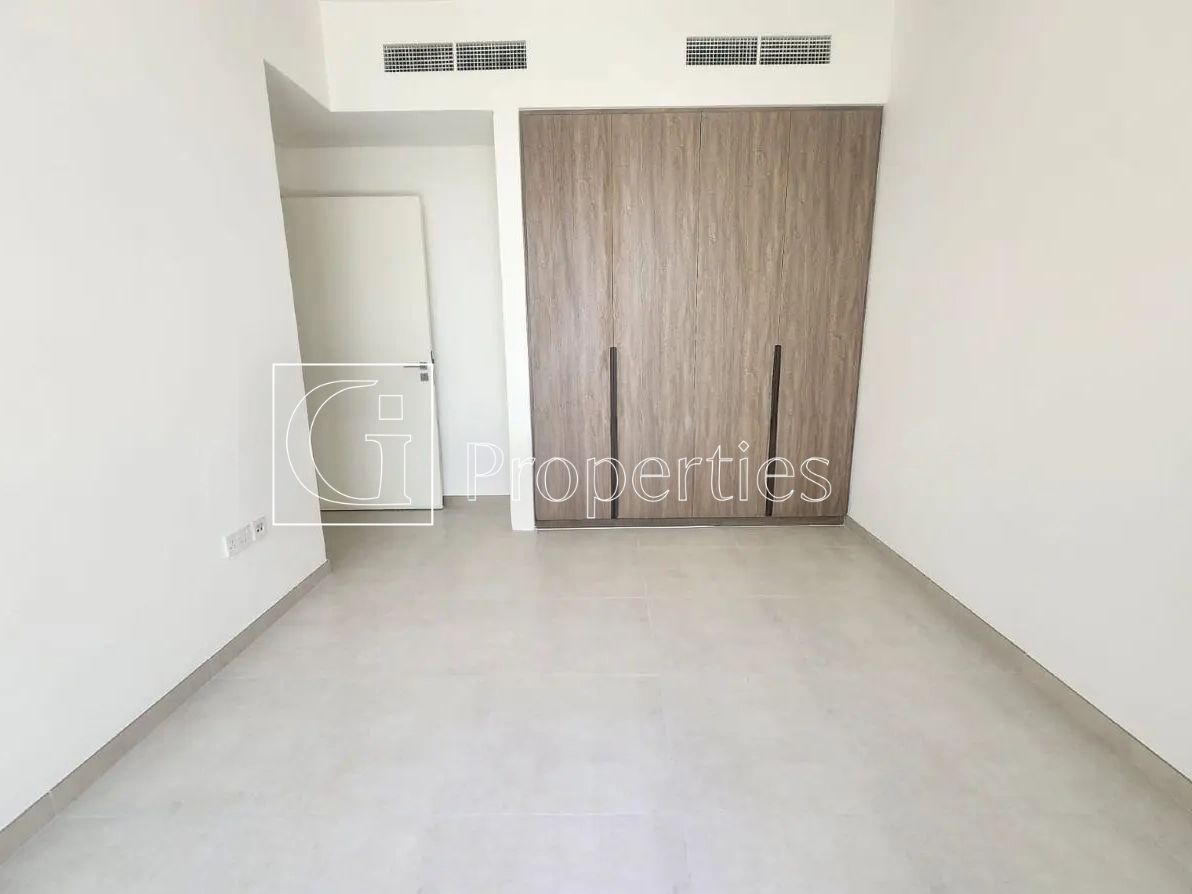 Luxurious Layout | Brand New | Landscaped - 8