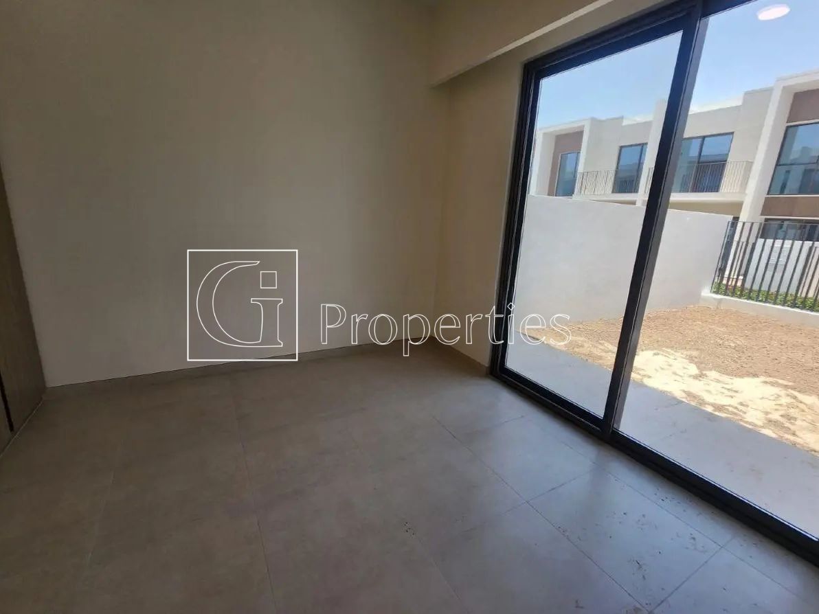 Luxurious Layout | Brand New | Landscaped - 4