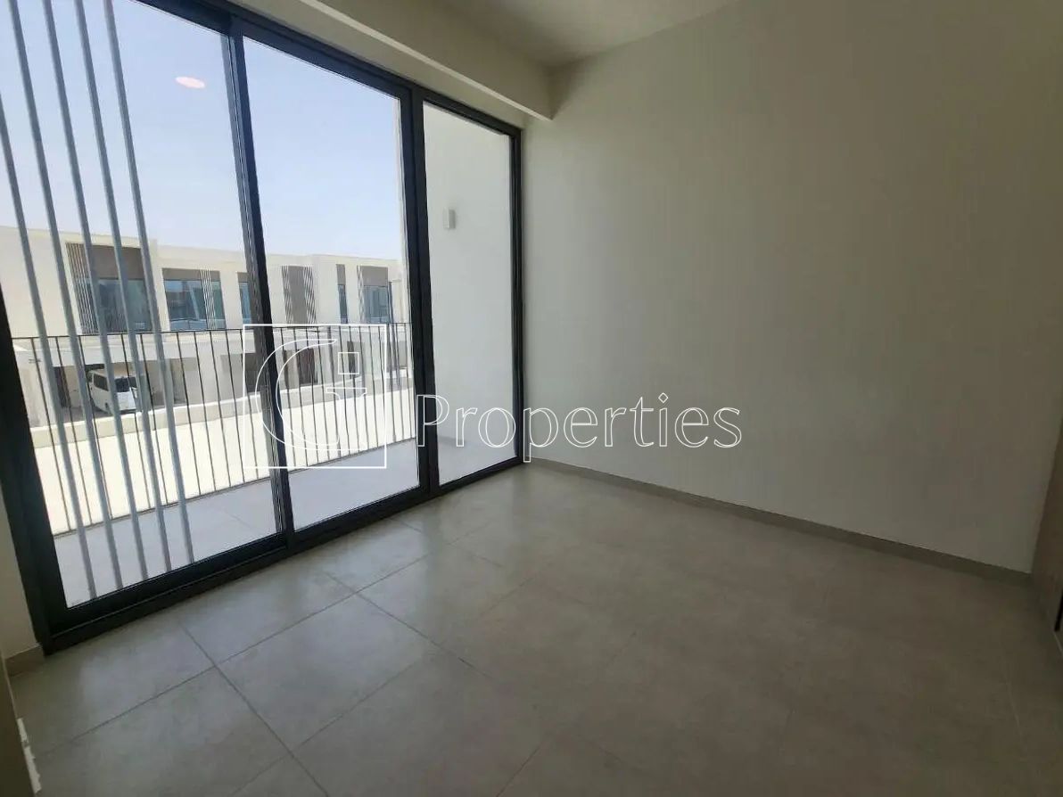 Luxurious Layout | Brand New | Landscaped - 7