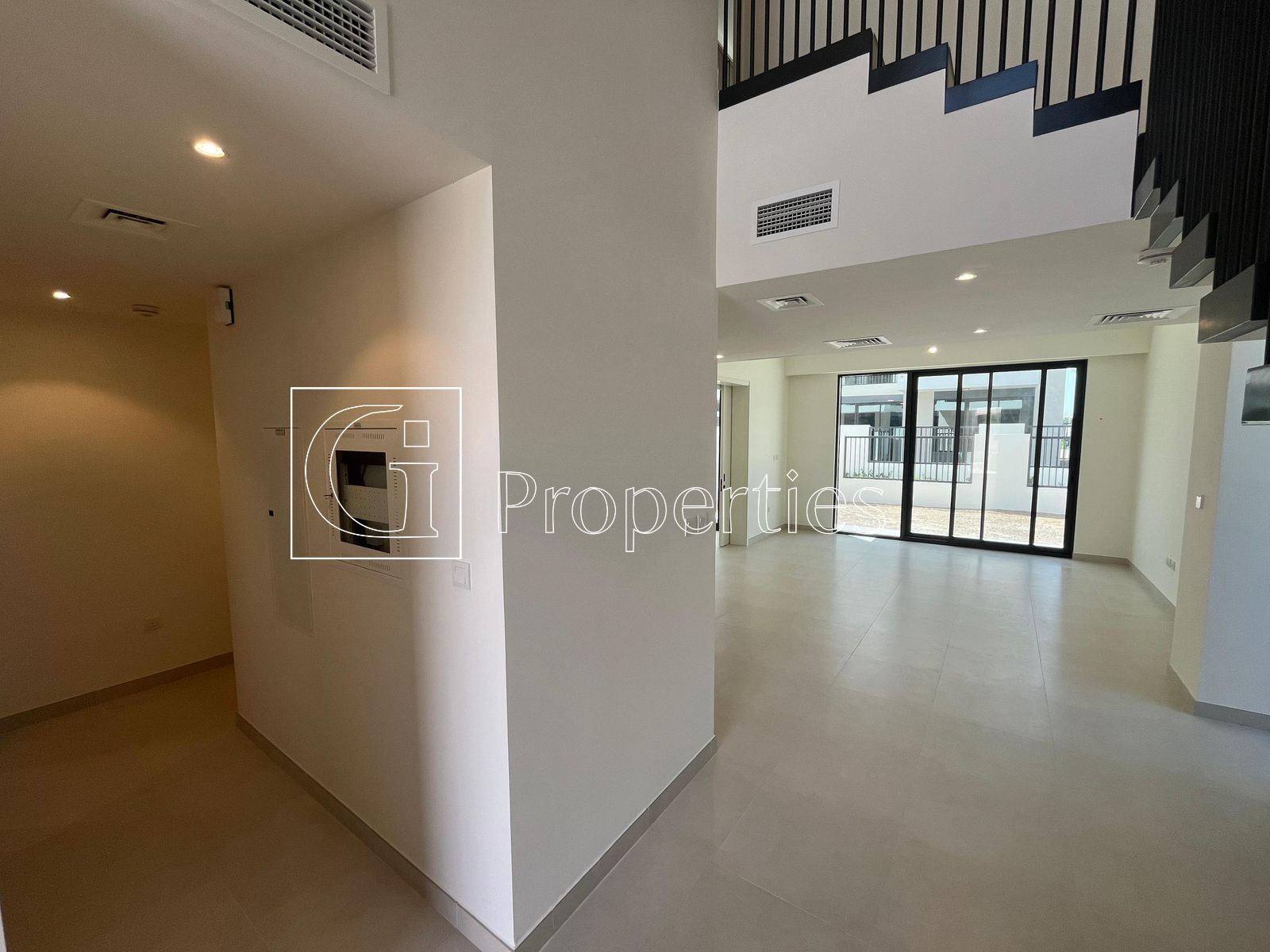 Single Row | Close to Park | Brand New - 4