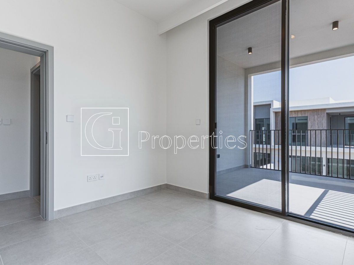 Biggest Plot | Corner Unit | Brand New - 28