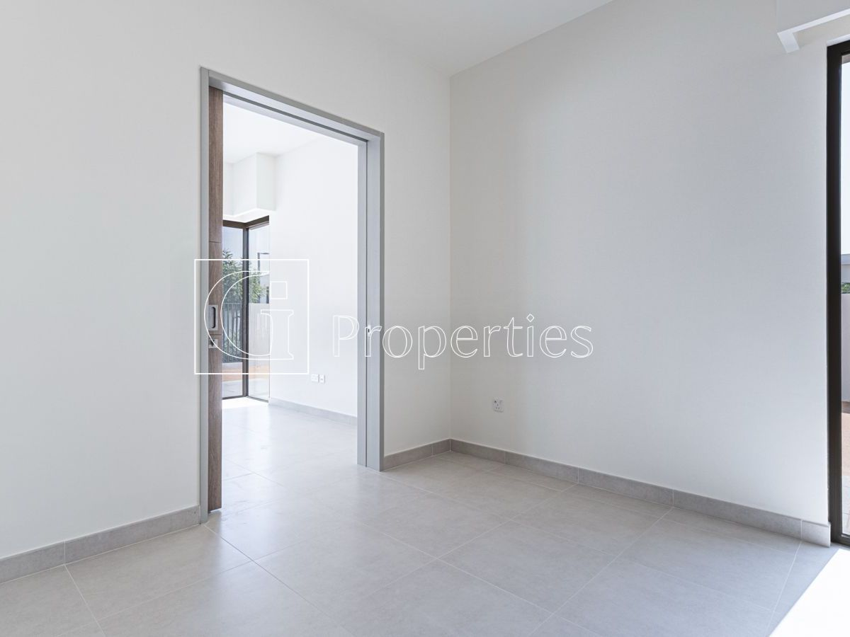 Biggest Plot | Corner Unit | Brand New - 18