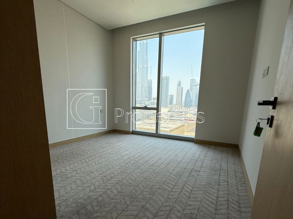 Burj Khalifa View | Unfurnished | Spacious Layout - 3