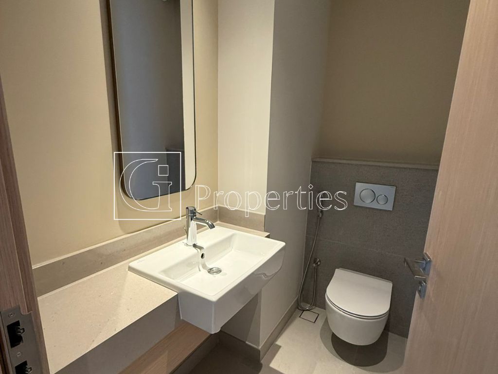 Burj Khalifa View | Unfurnished | Spacious Layout - 8