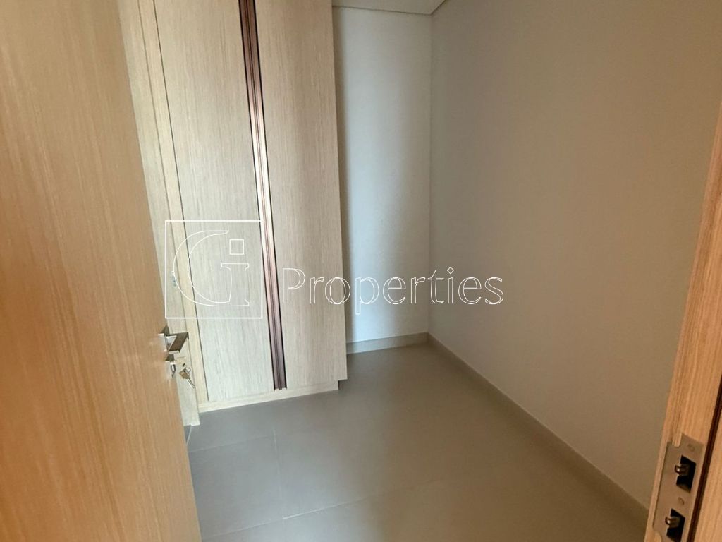 Burj Khalifa View | Unfurnished | Spacious Layout - 10