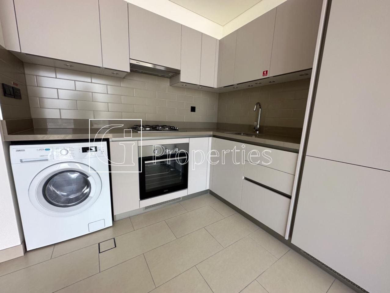 Corner Unit | Burj Khalifa View | High Floor - 5