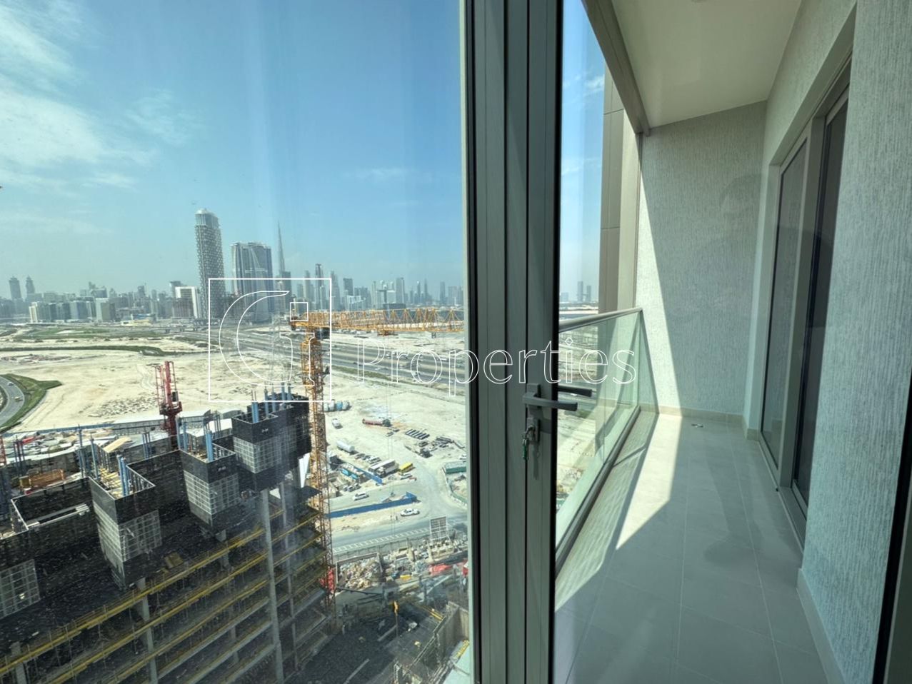 Corner Unit | Burj Khalifa View | High Floor - 17