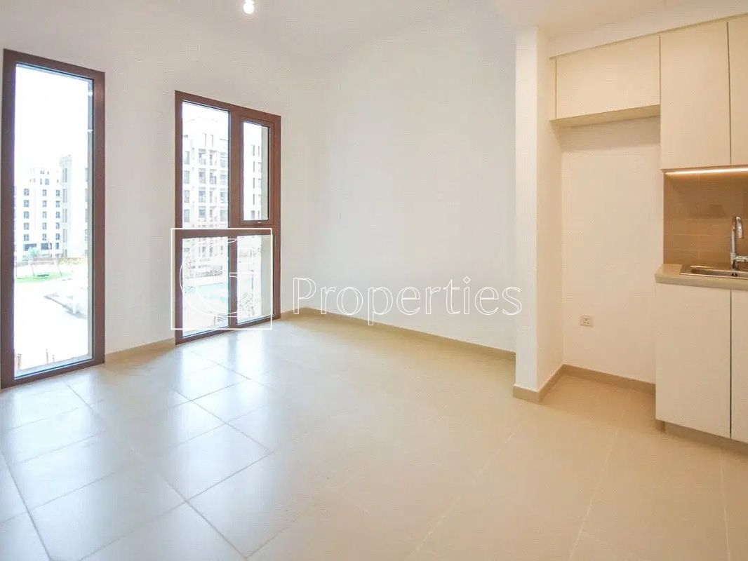 Modern Studio | Prime Location | Bright Layout - 7