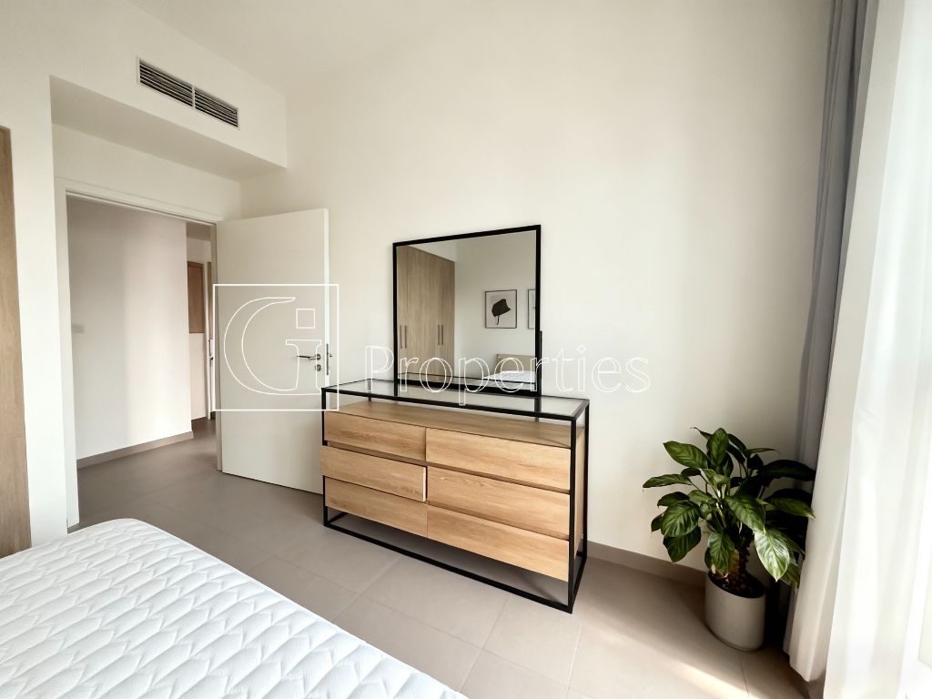 Burj Khalif View | Furnished | Negotiable - 8