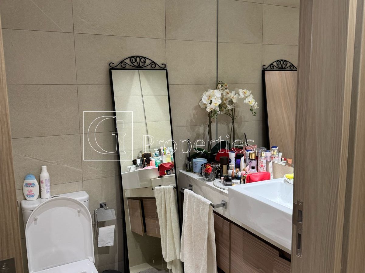 Modern Studio | High Floor | Community View - 7