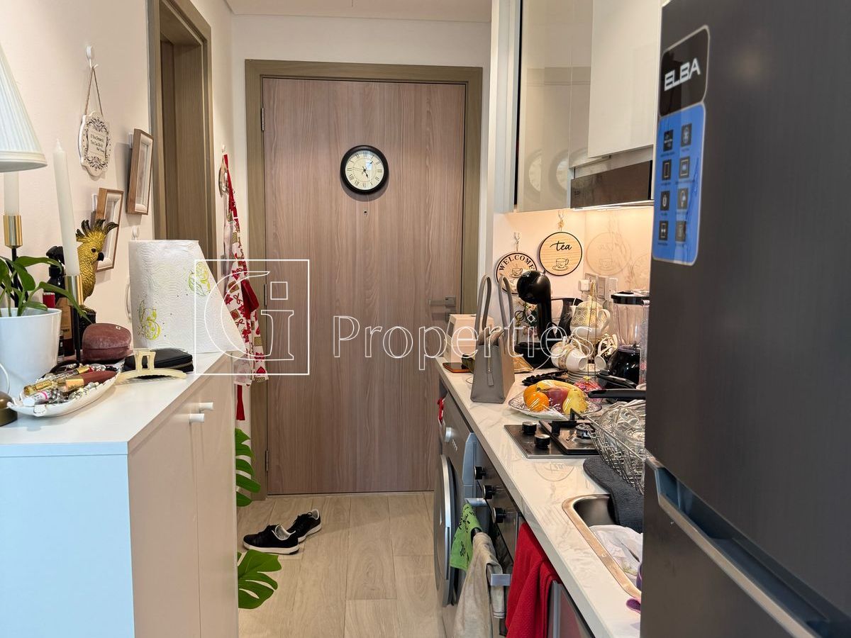 Modern Studio | High Floor | Community View - 5