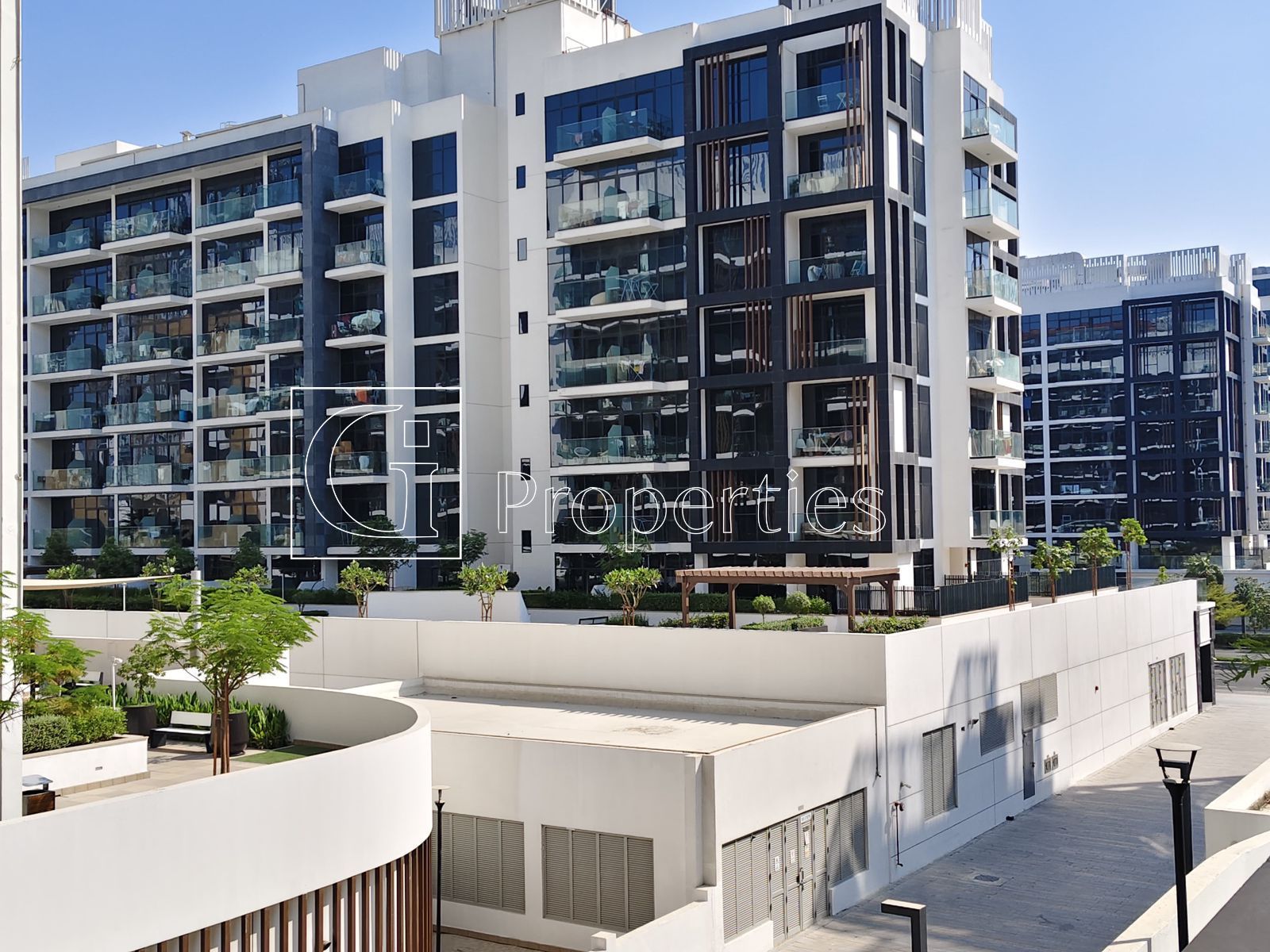 Modern Studio | High Floor | Community View - 9