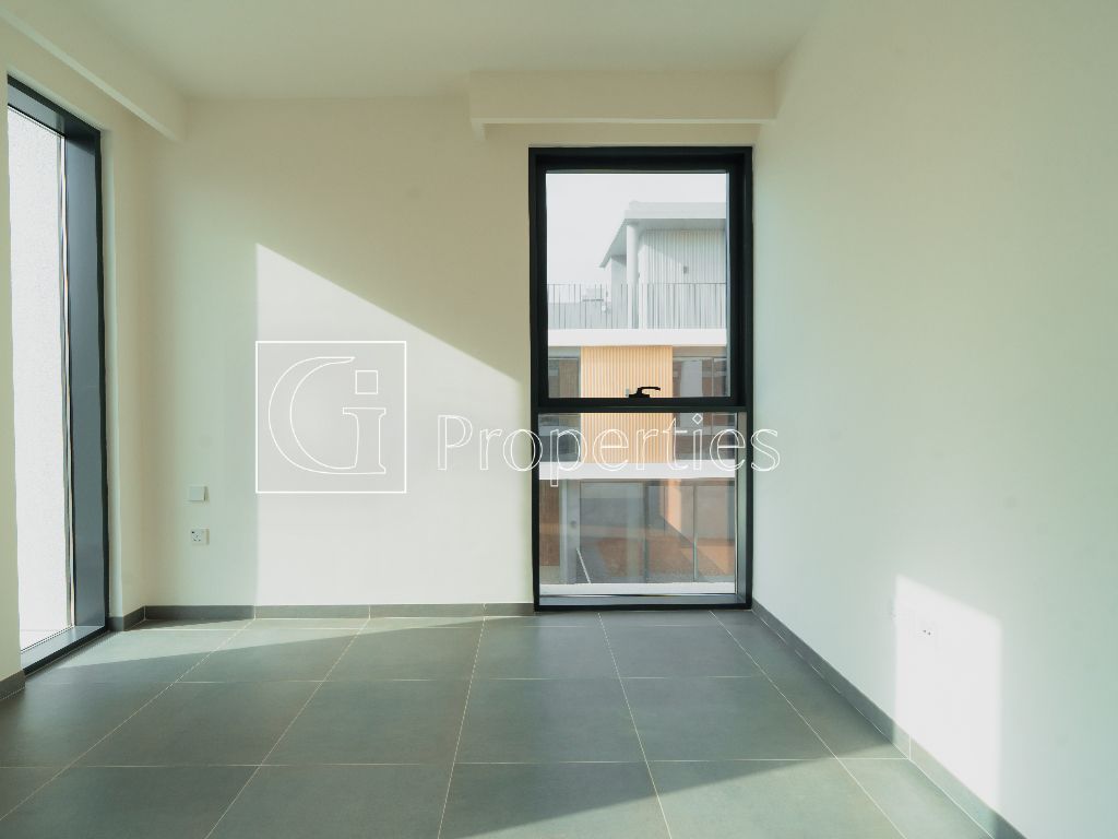 Single Row | Close to Amenities | Big Layout - 6