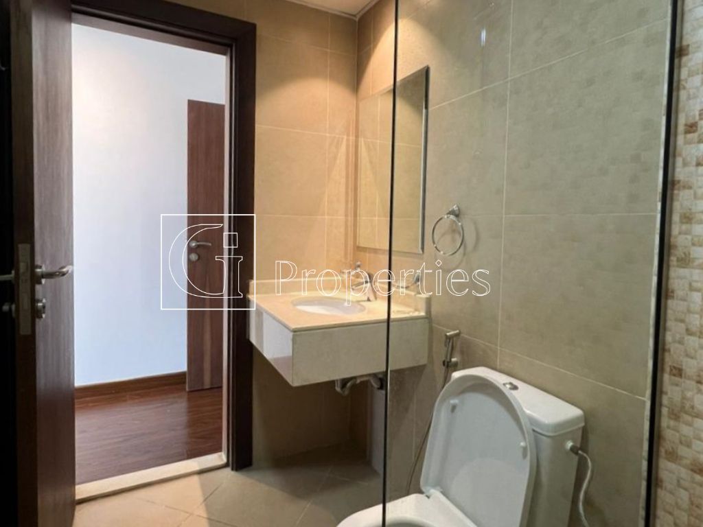 Spacious | Prime Location | Closed Kitchen - 9