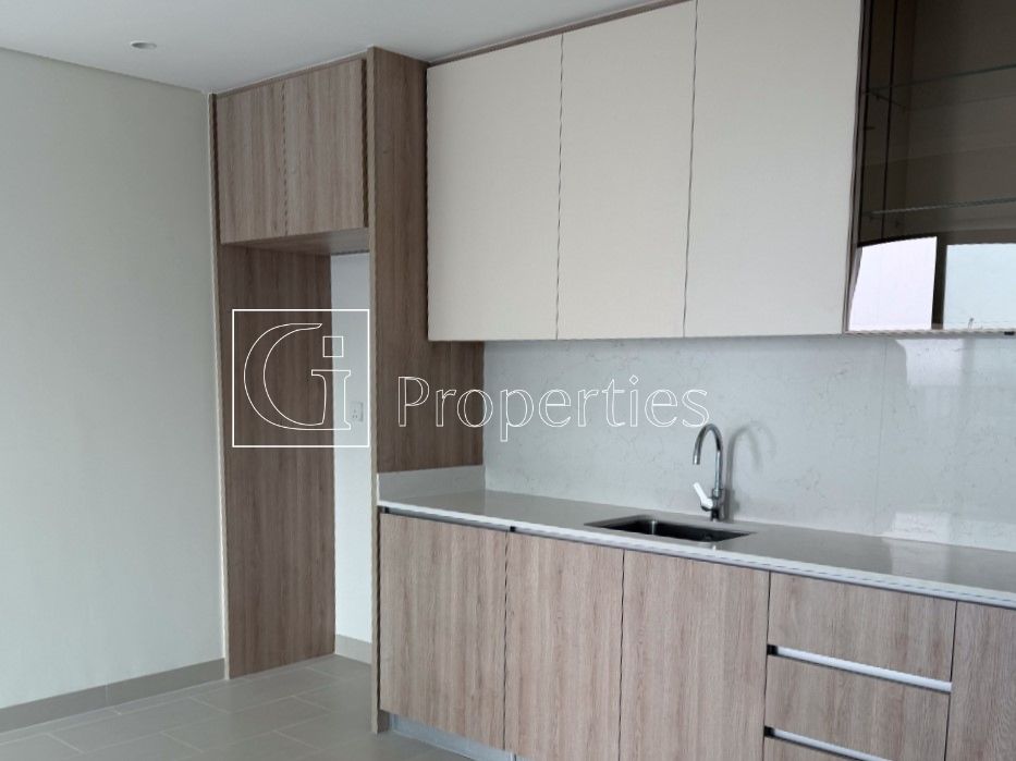 High Floor | Pool View | Unfurnished - 4