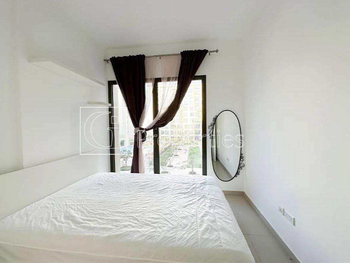 Fully Furnished | Pool View | Ready to Move - 6