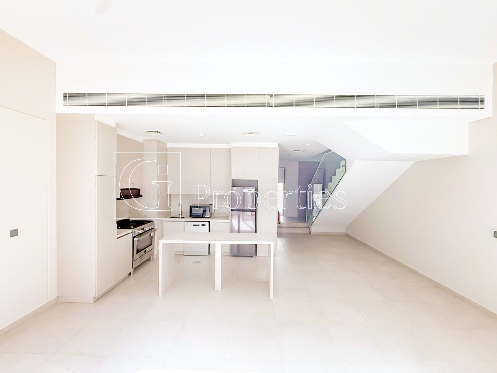 Vacant | Ready to Move | Fitted Kitchen - 4