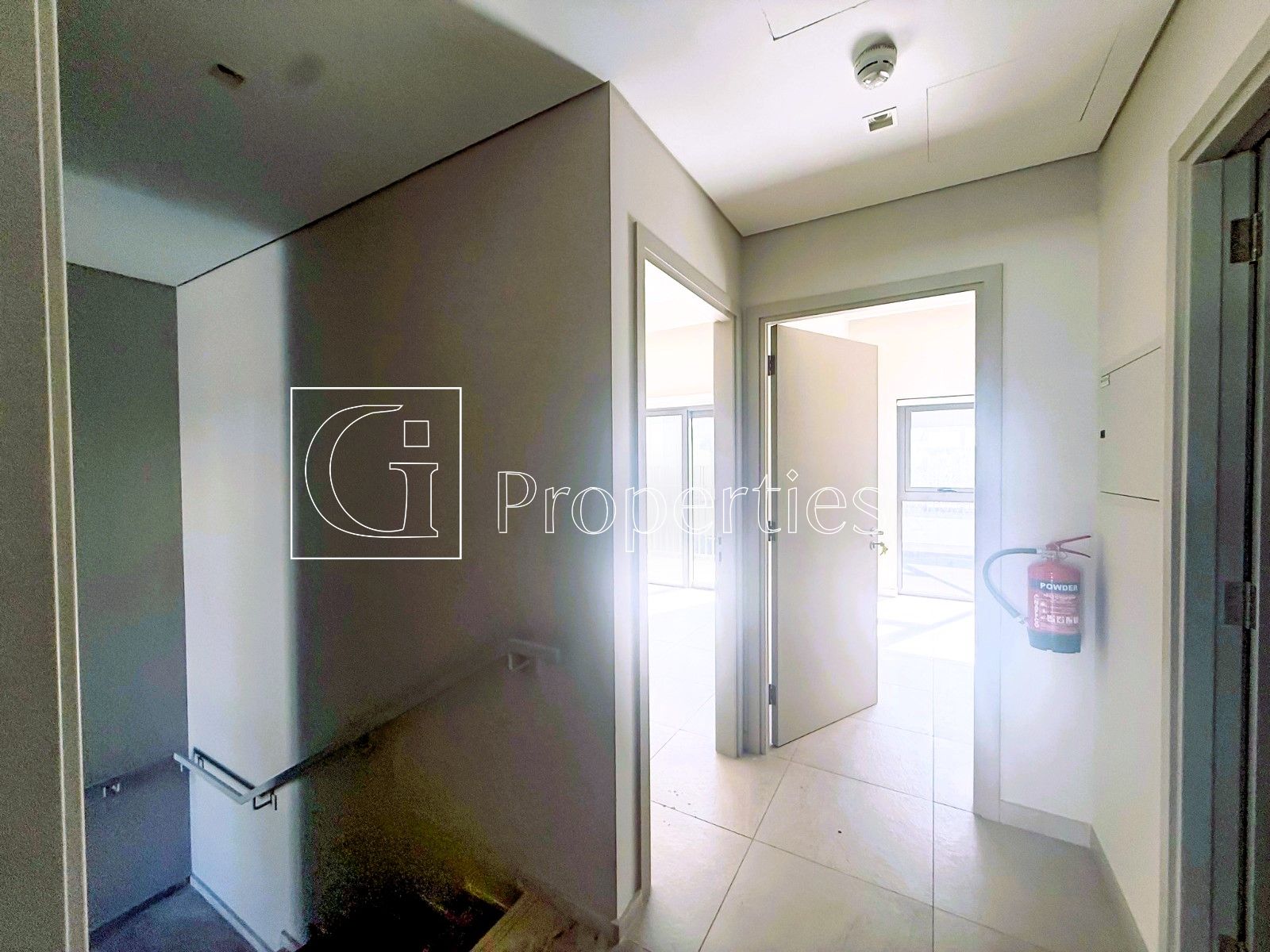 Vacant | Ready to Move | Fitted Kitchen - 6