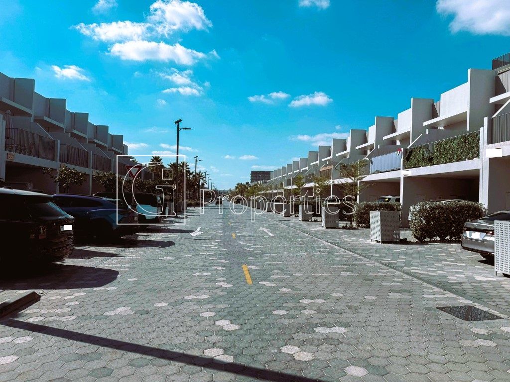 Vacant | Ready to Move | Fitted Kitchen - 12