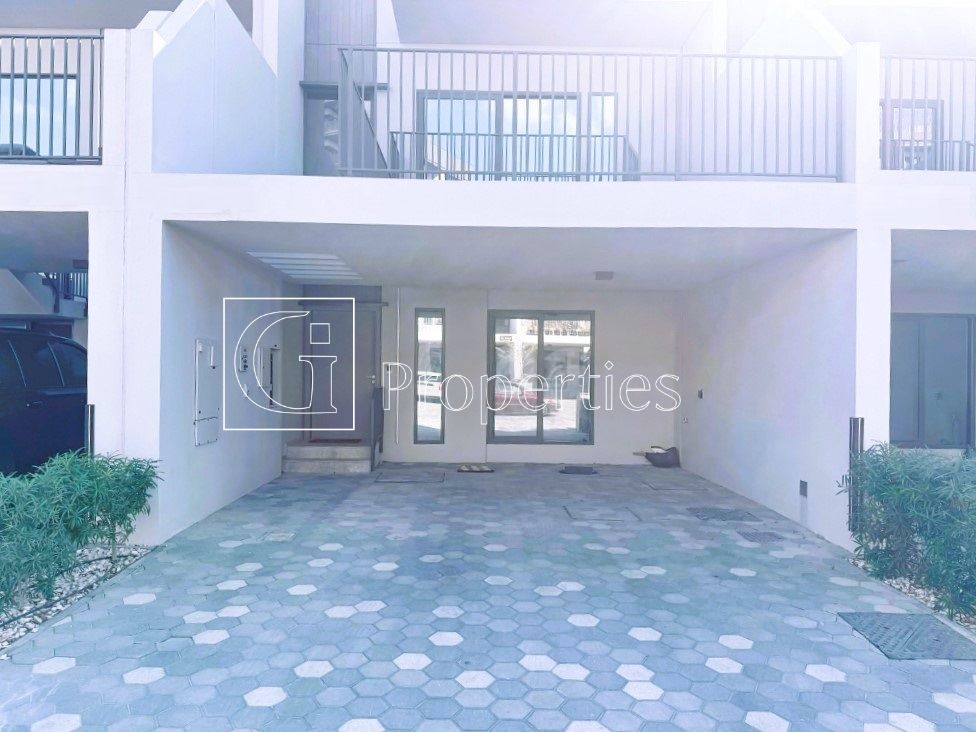 Vacant | Ready to Move | Fitted Kitchen - 13