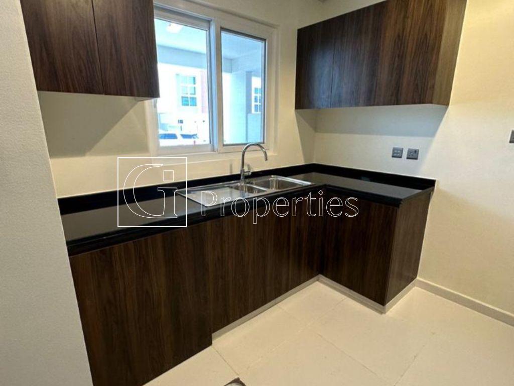 Vacant | Unique Layout | 4BR + Maid's Room - 3