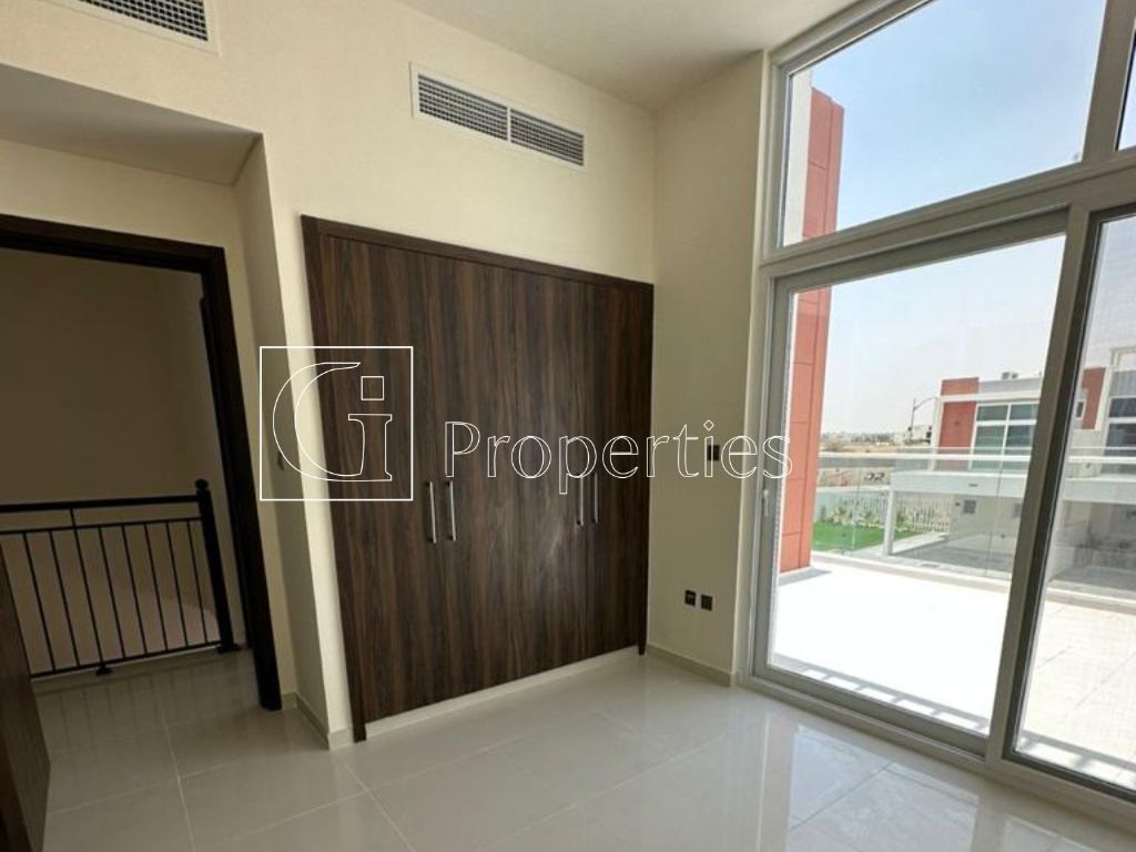 Vacant | Unique Layout | 4BR + Maid's Room - 6