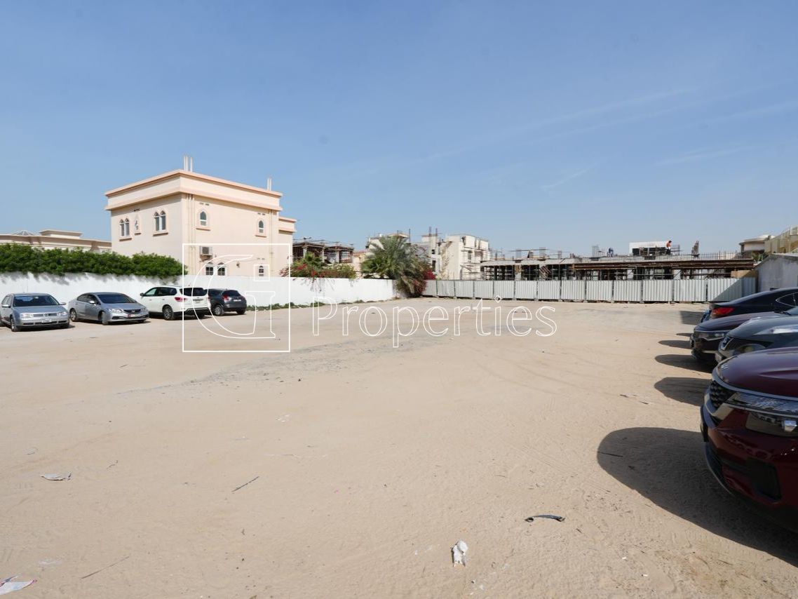 Big Plot | Re-Sale | Good Location - 6