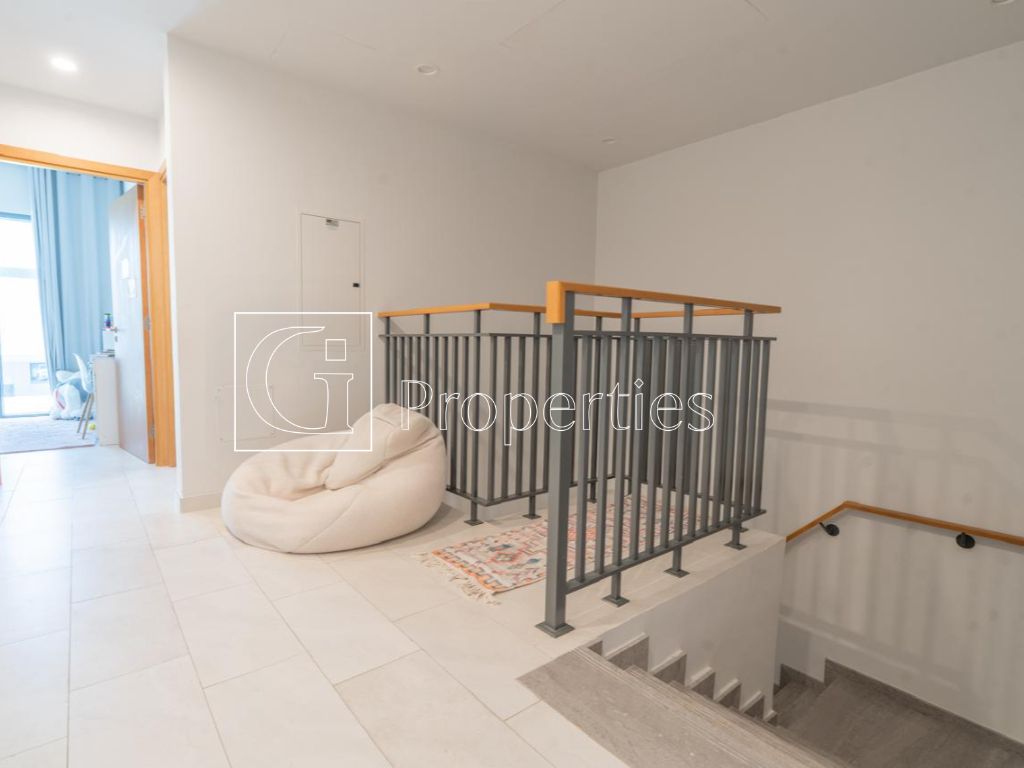 Unfurnished | Ready to Move | Big Layout - 10