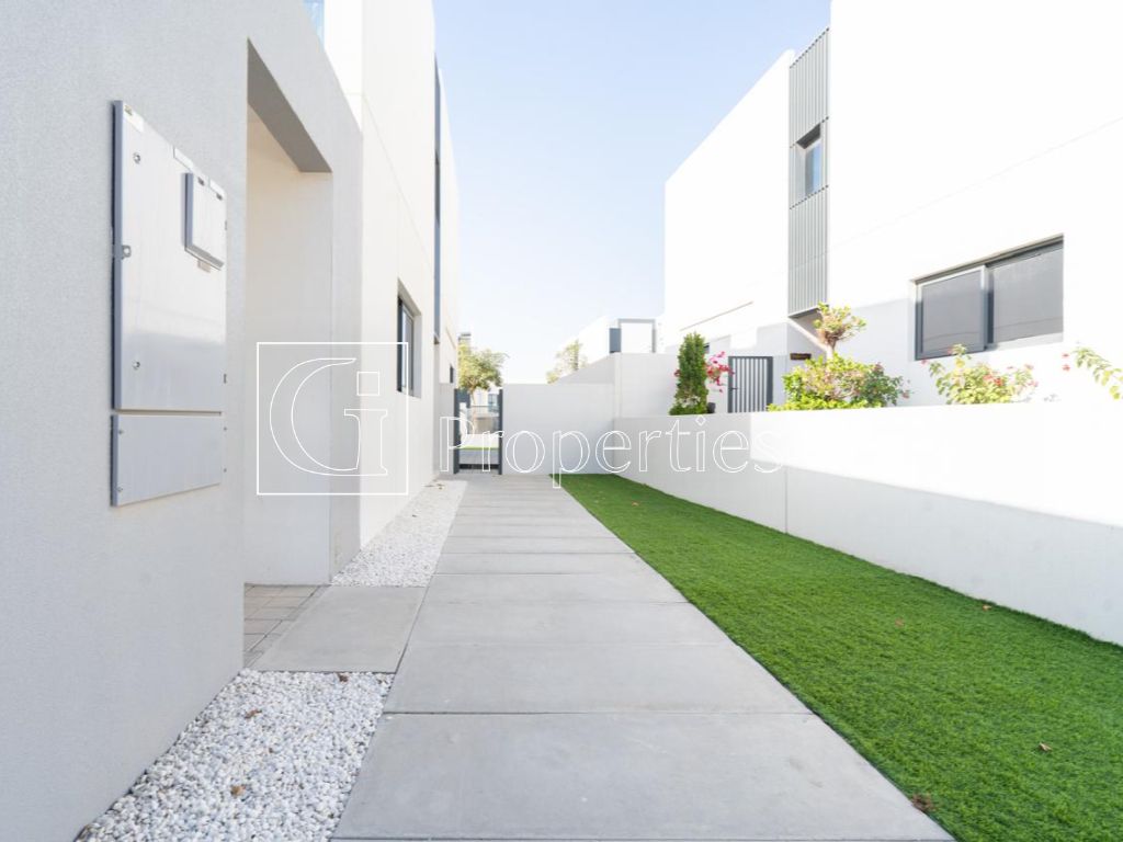 Unfurnished | Ready to Move | Big Layout - 20