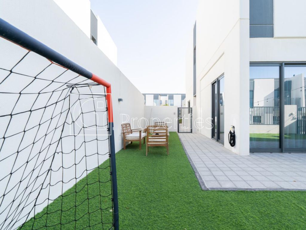 Unfurnished | Ready to Move | Big Layout - 21