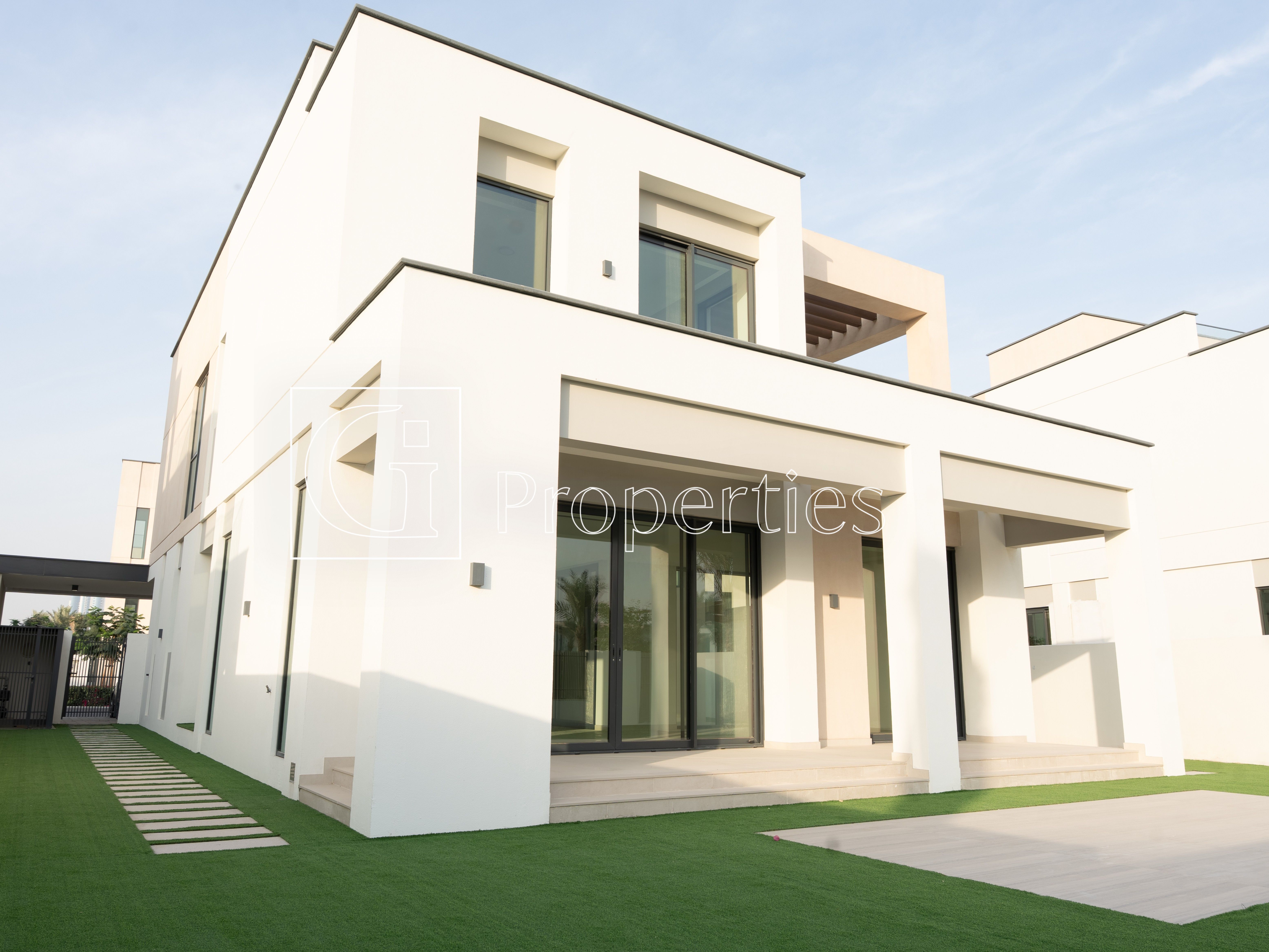 Brand New | Vacant | Huge Landscaped Plot - 2