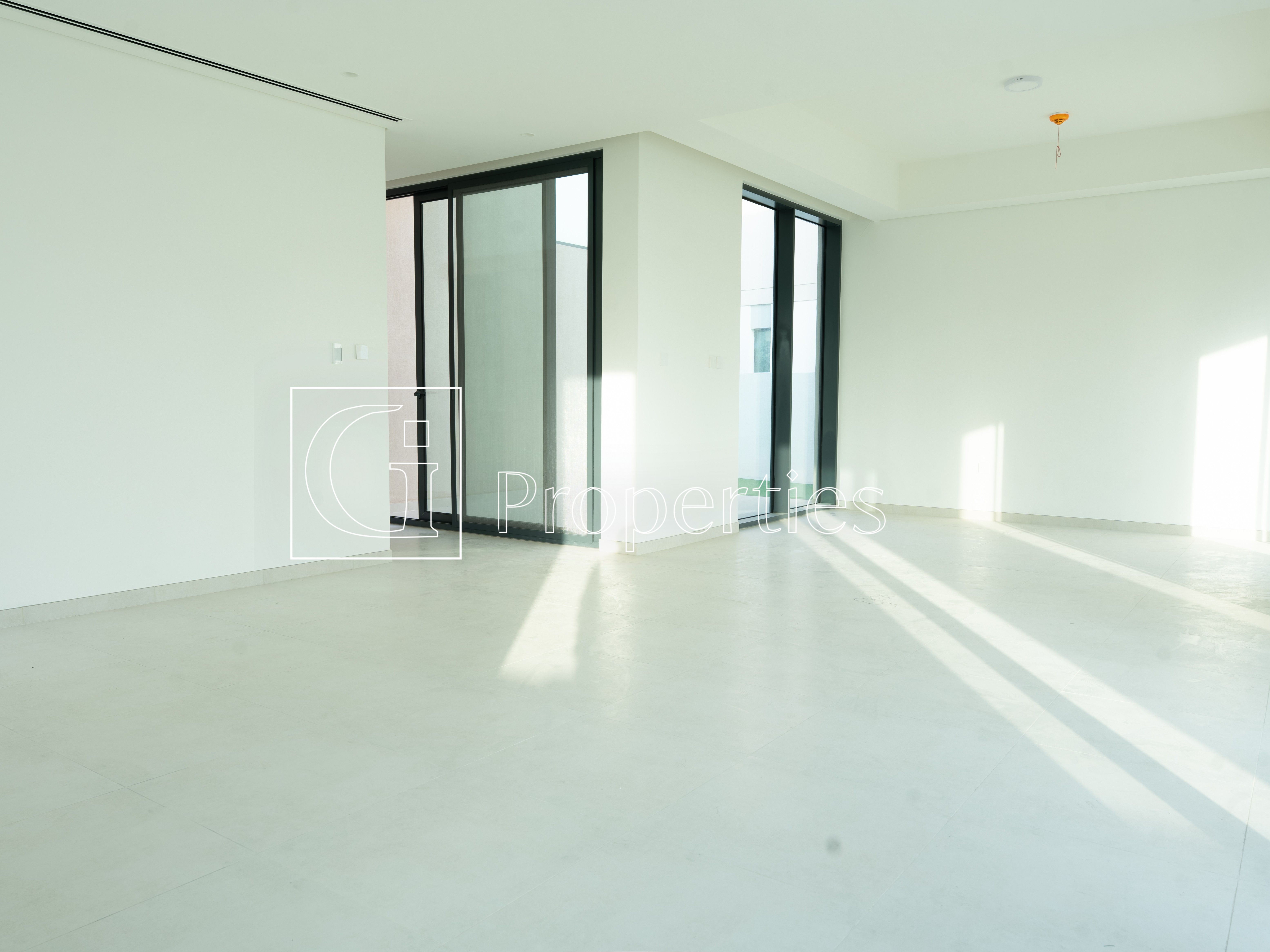 Brand New | Vacant | Huge Landscaped Plot - 8