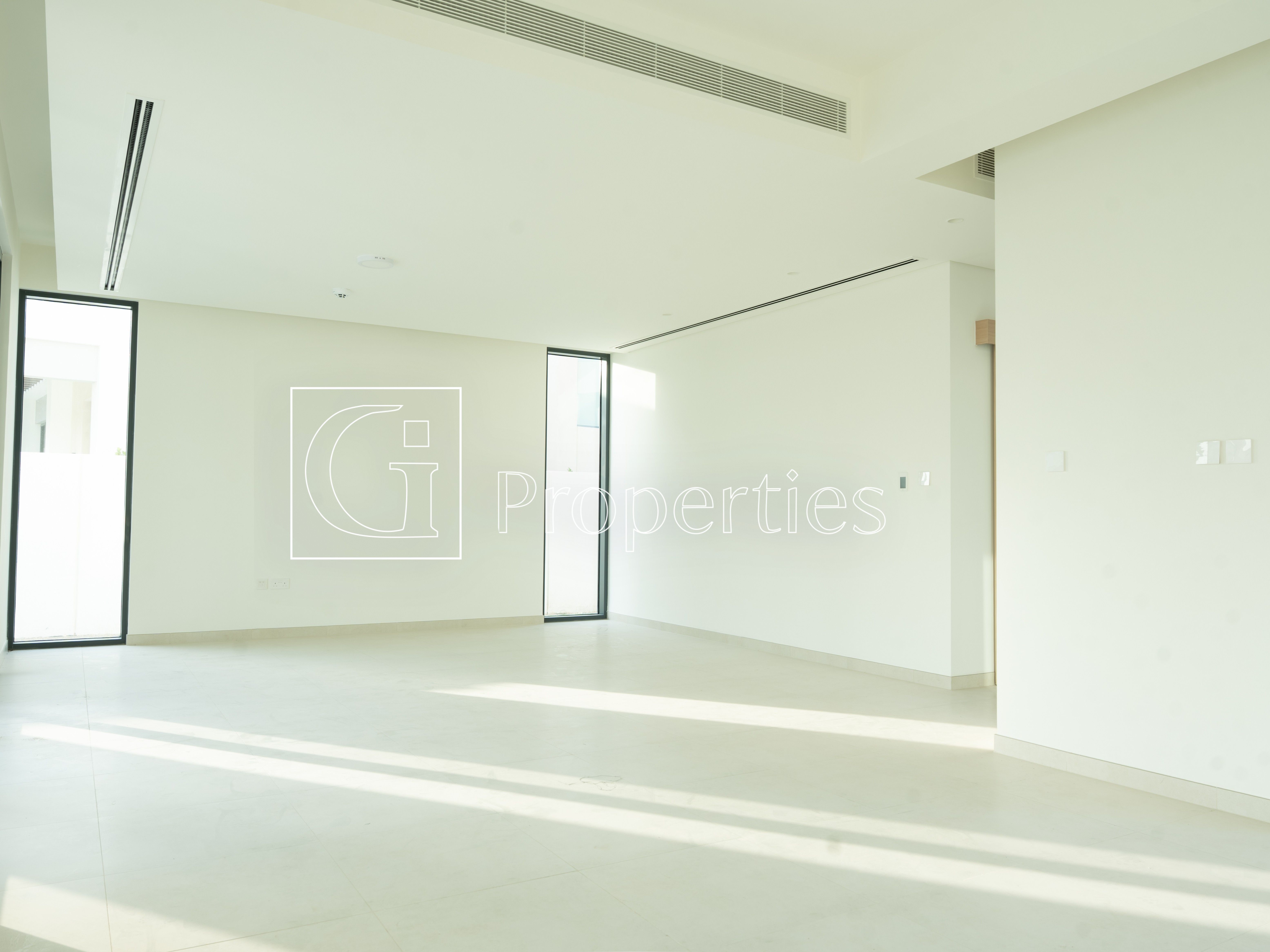 Brand New | Vacant | Huge Landscaped Plot - 11