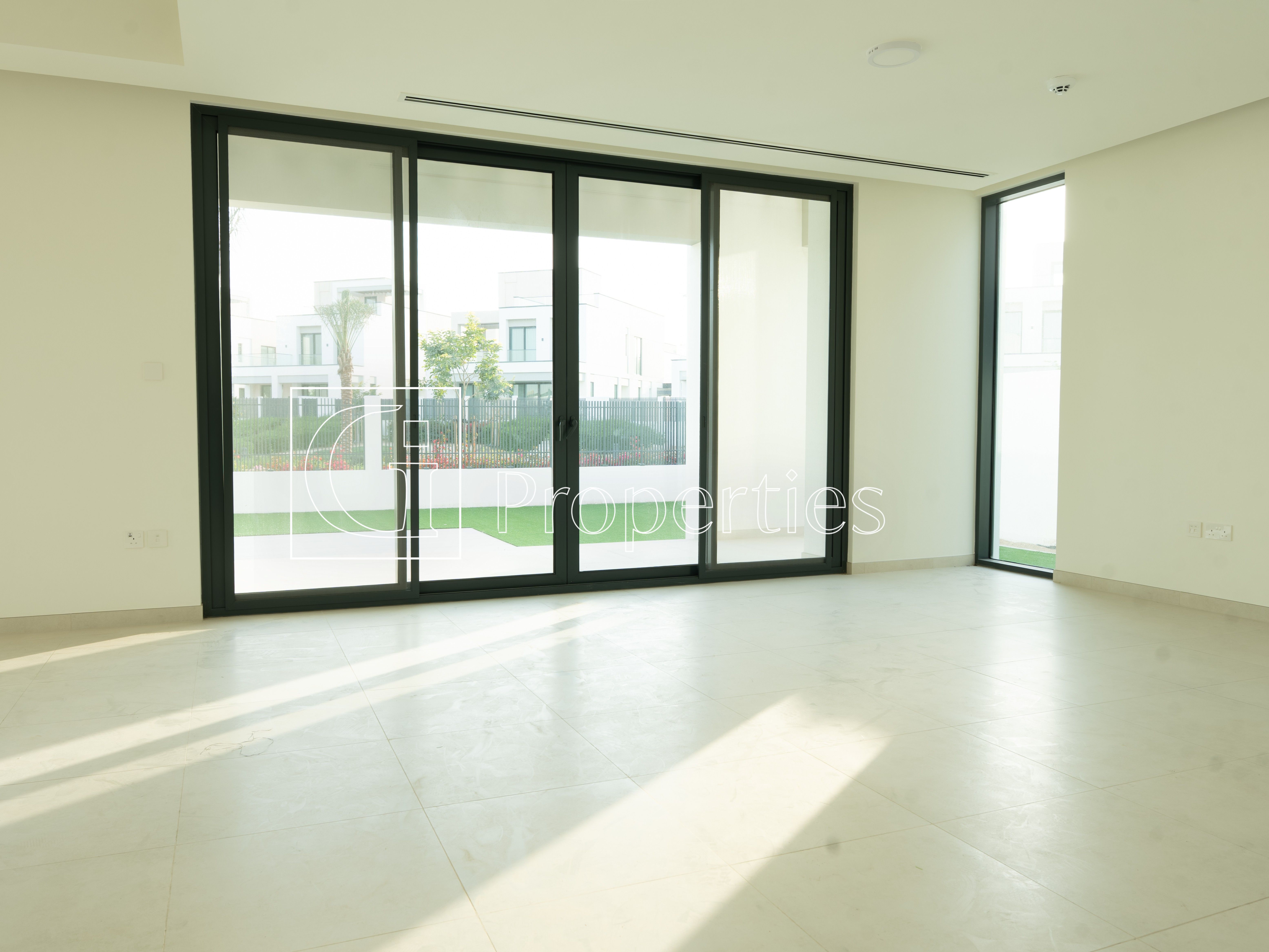 Brand New | Vacant | Huge Landscaped Plot - 12