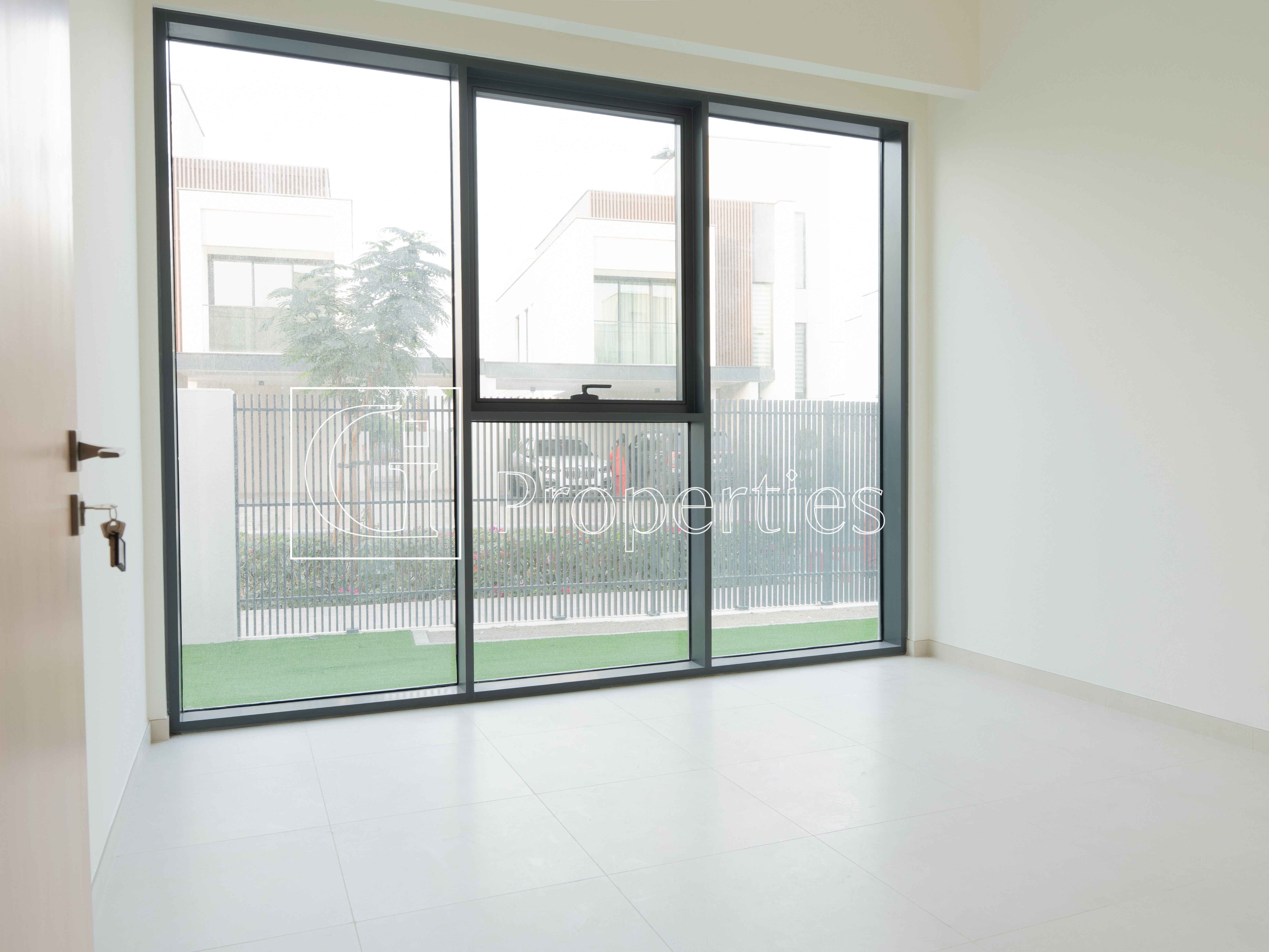 Brand New | Vacant | Huge Landscaped Plot - 13