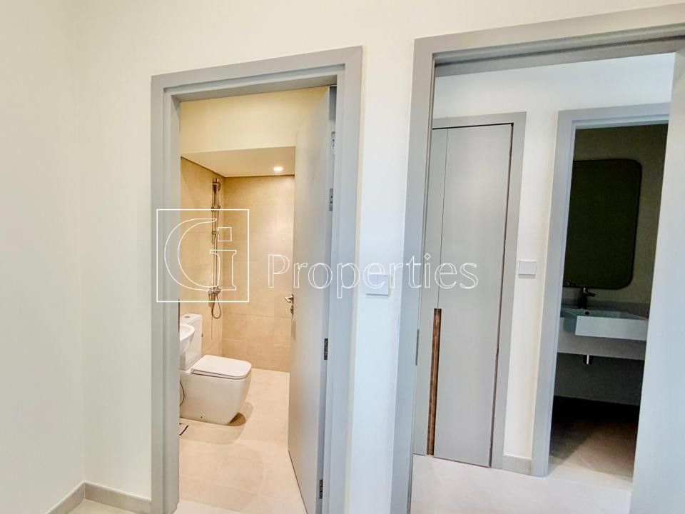 Ready to Move | Brand New | Prime Location - 10