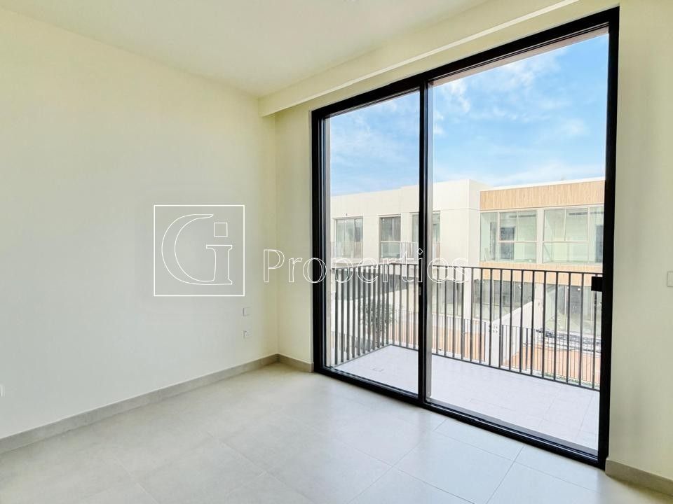 Ready to Move | Brand New | Prime Location - 14