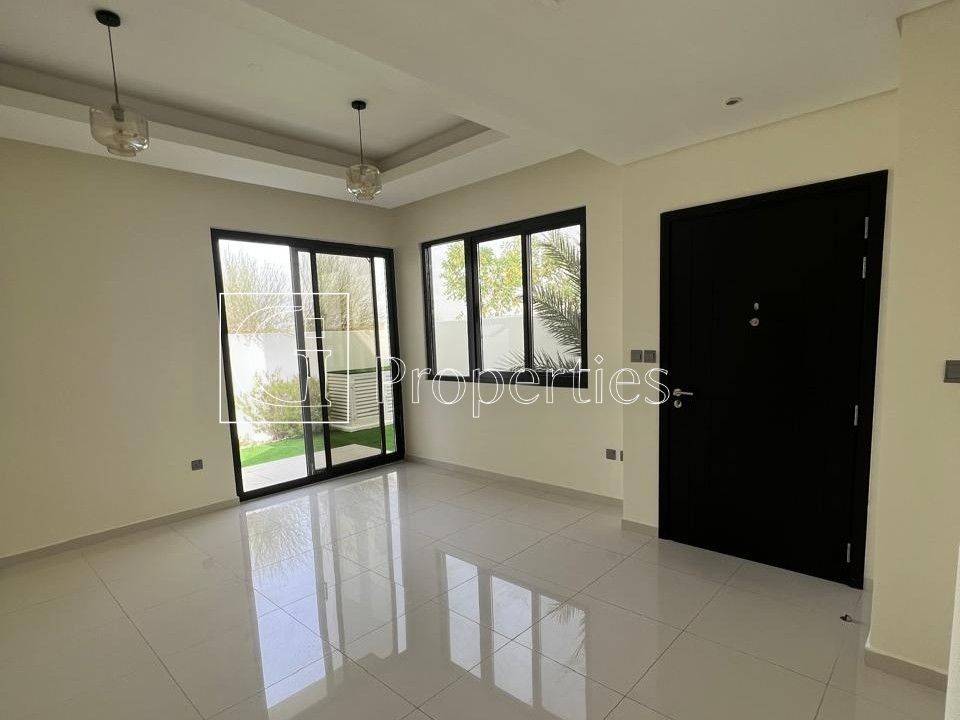 Single Row | Desert View | Spacious 3BR+M - 7