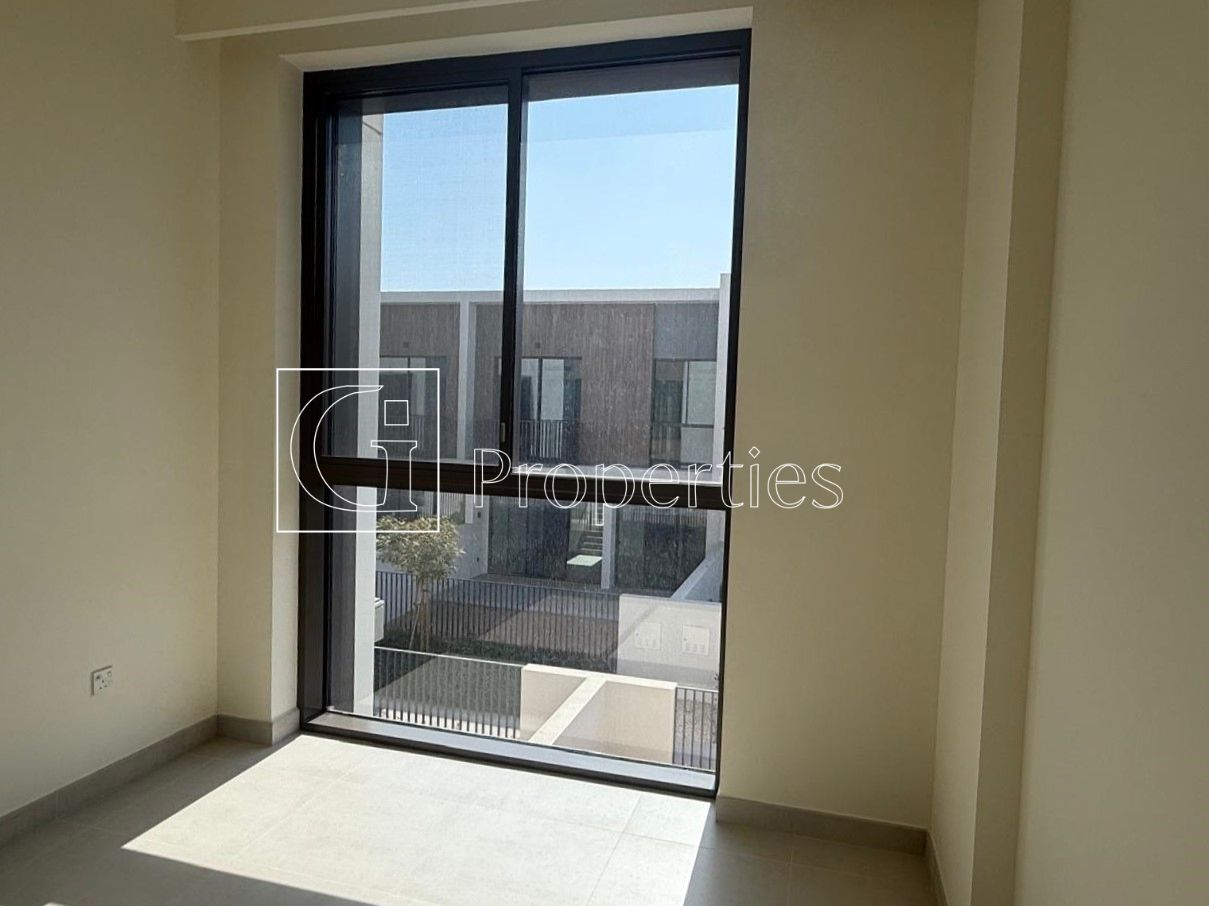 Middle Unit | Amazing Price | Good Location - 7