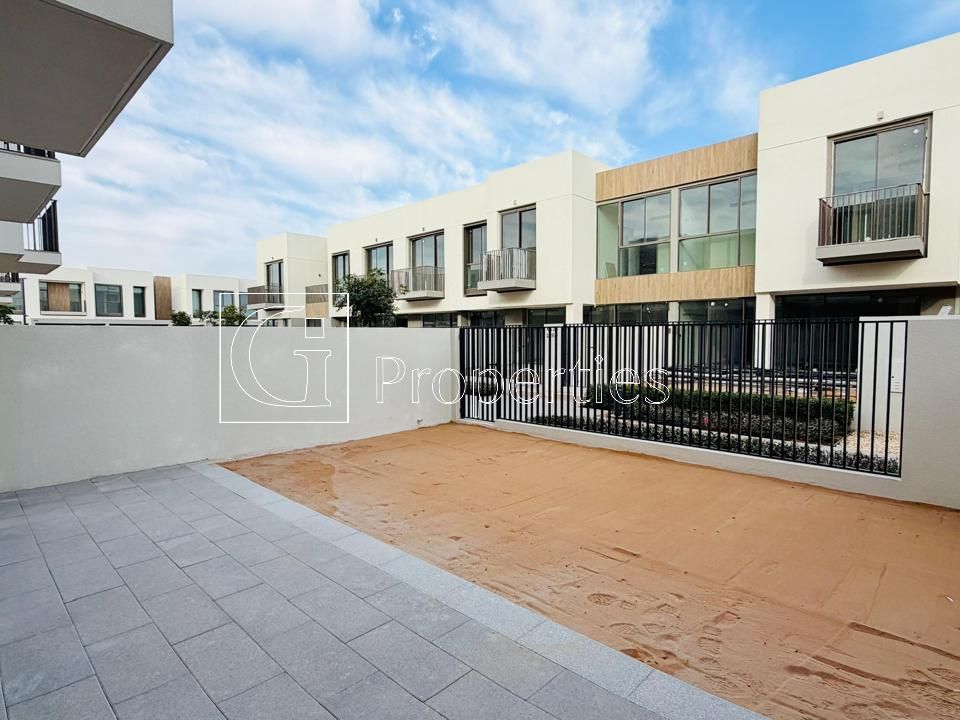 Middle Unit | Amazing Price | Good Location - 16