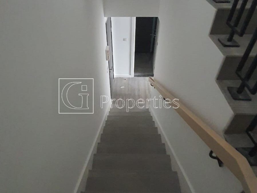 Luxury Duplex | Vacant | Huge Layout - 9