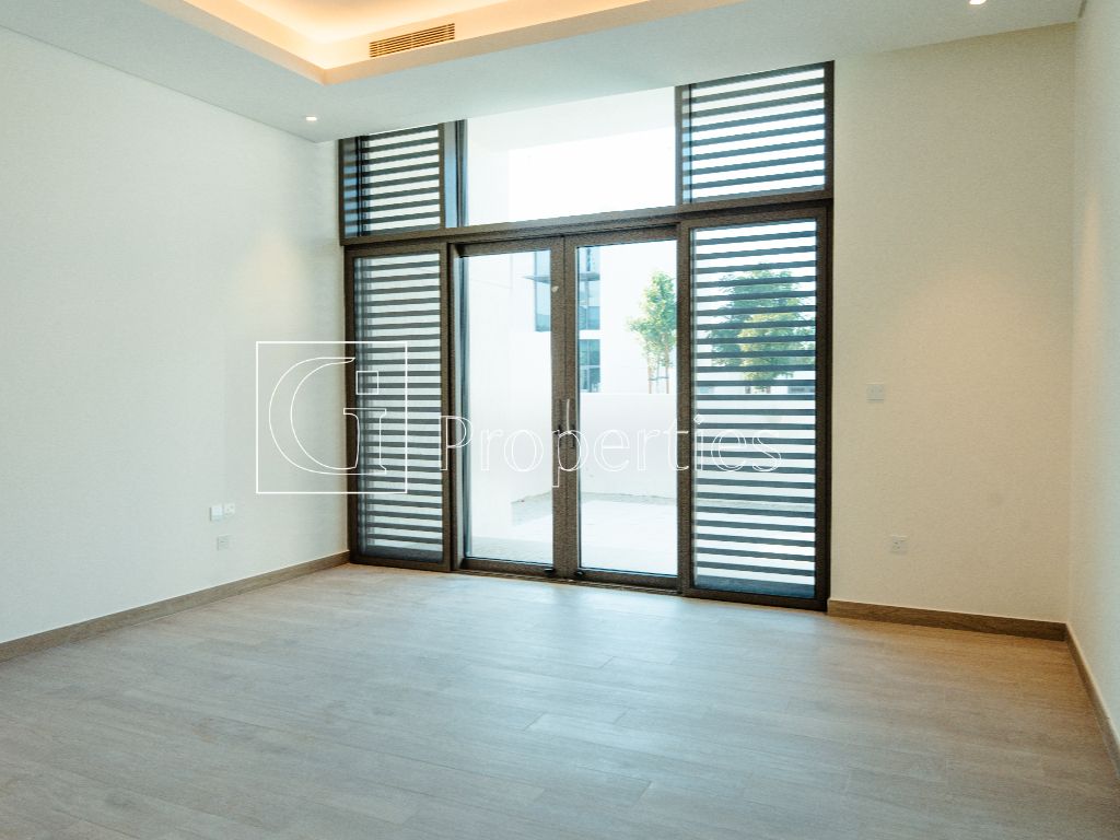 Big Layout | Spacious | Elegant Layout - 11