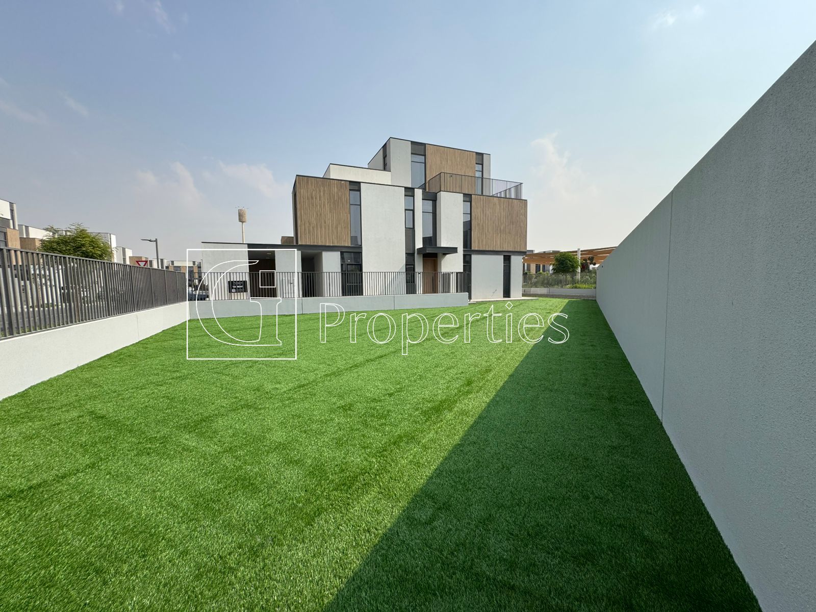 Family Living | Spacious Layout | Community View - 1