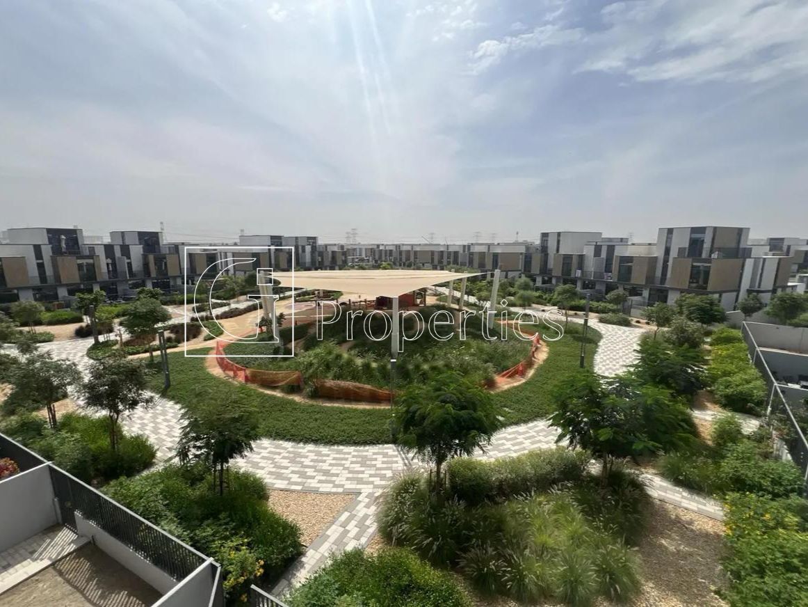 Family Living | Spacious Layout | Community View - 16